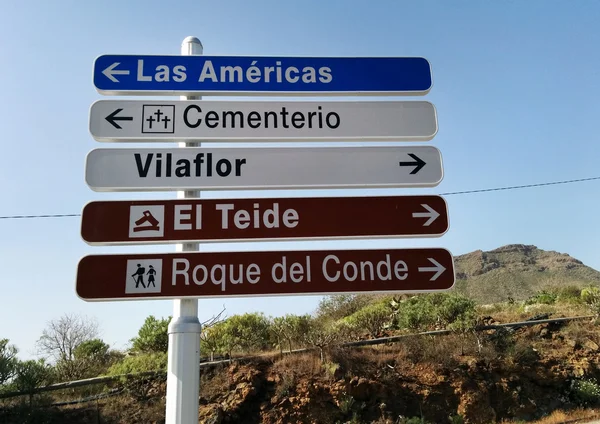 Дорожній знак. Тенеріфе, Канарські острови — стокове фото