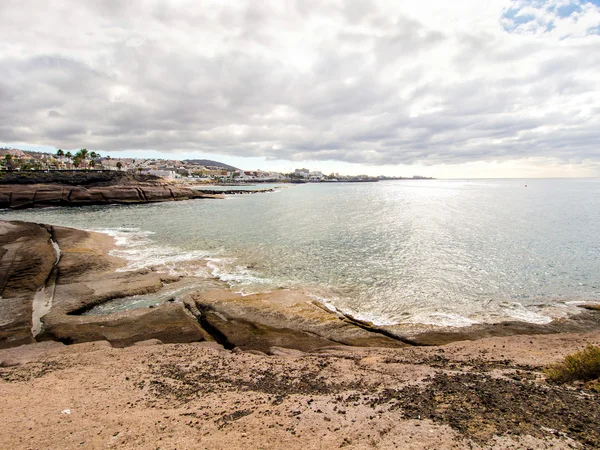 Ismarlayarak El Duque ve popüler Kanarya tatil Playa de Las Americas — Stok fotoğraf