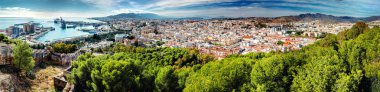 Malaga şehrinin panoramik manzarası. Endülüs. İspanya