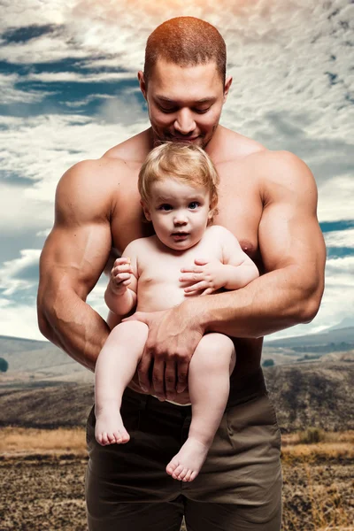 Αθλητική πατέρα με την όμορφη μικρή κόρη του — Φωτογραφία Αρχείου