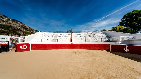 Tjurfäktningsarenan i vita byn Mijas — Stockfoto