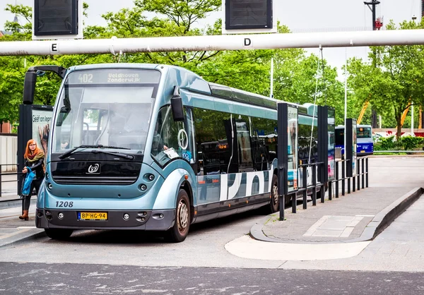 Bus rapid transit (Phileas) in Eindhoven Central Station — Stock Photo, Image
