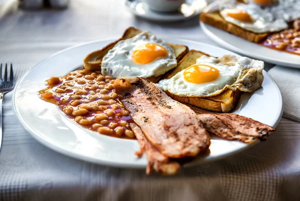 Traditionelles komplettes englisches Frühstück — Stockfoto