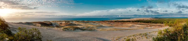 Панорамный вид на дюны и Балтийское море — стоковое фото