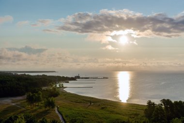 Curonian Lagoon üzerinde gündoğumu