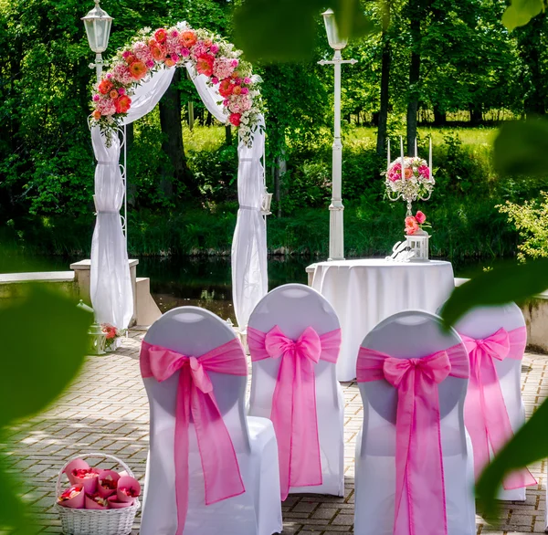 Wedding arch outdoors — Stock Photo, Image