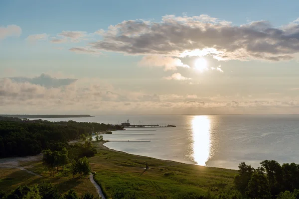 Ανατολή του ηλίου πάνω από τη Λιμνοθάλασσα Curonian — Φωτογραφία Αρχείου