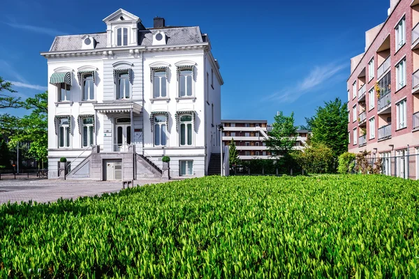 Exteriér budovy z Eindhovenu. Nizozemsko. Západní Evropa — Stock fotografie