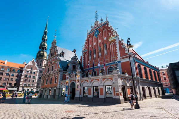 Riga, Letonya - 20 Ağustos 2015: gün görünümünü Town Hall Square 