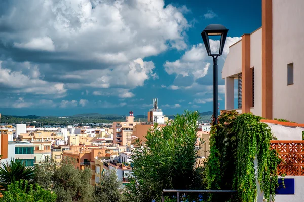 Ibiza Stadt Dächer. Balearen, Spanien — Stockfoto