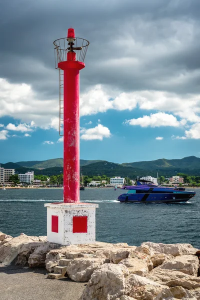 Faro sulla costa di San Antonio de Portmany. Isole Baleari — Foto Stock