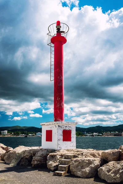 San Antonio de Portmany sahil, deniz feneri. Balear Adaları — Stok fotoğraf