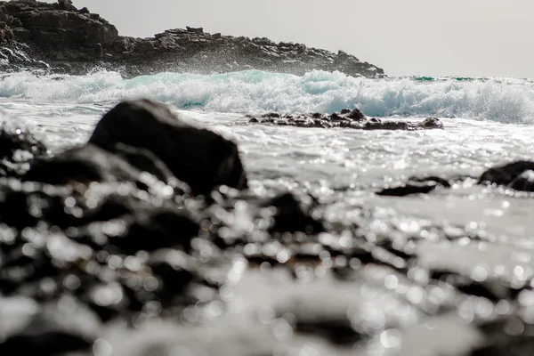 Het breken van golven. Atlantische Oceaan. Tenerife, Canarische eilanden. Spanje — Stockfoto