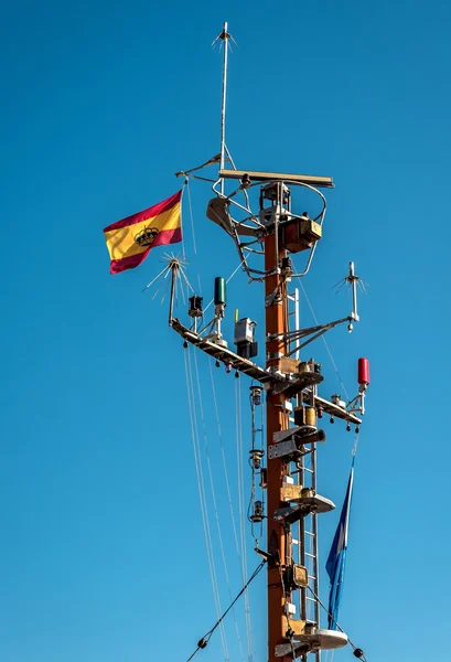 Attrezzature di navigazione in un porto . — Foto Stock