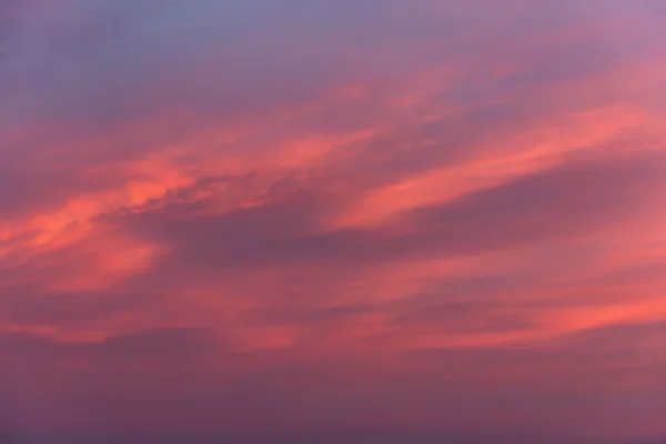 Schöner heller Sonnenuntergang — Stockfoto