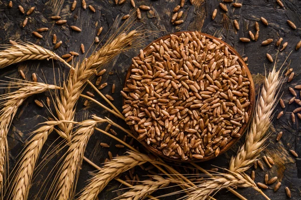 Ears of Wheat and Bowl of Wheat Grains — Stock Photo, Image