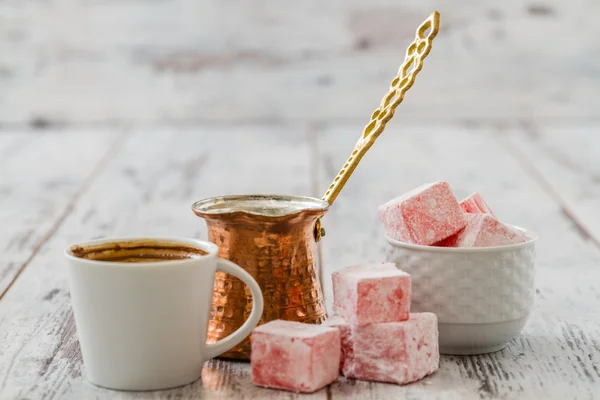 Turkiskt kaffe med Turkish Delight — Stockfoto