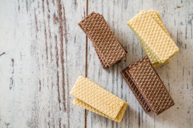 Beyaz ve siyah gofret bisküvi 