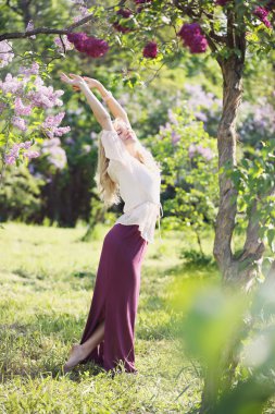 kadın kendini streç