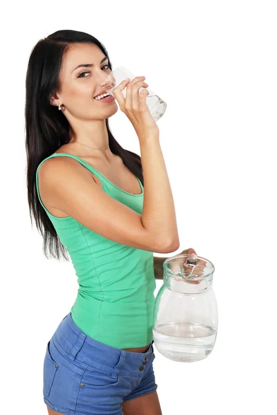 Mulher bebe água de um copo — Fotografia de Stock