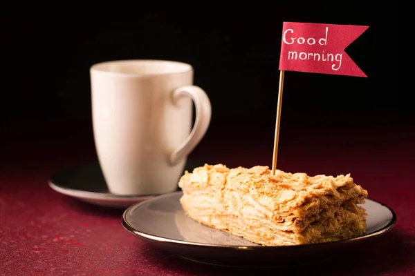 Morgon Örtte Med Bit Läcker Napoleon Kaka — Stockfoto