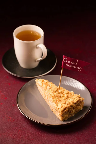 Tisane Matin Avec Une Tranche Délicieux Gâteau Napoléon — Photo