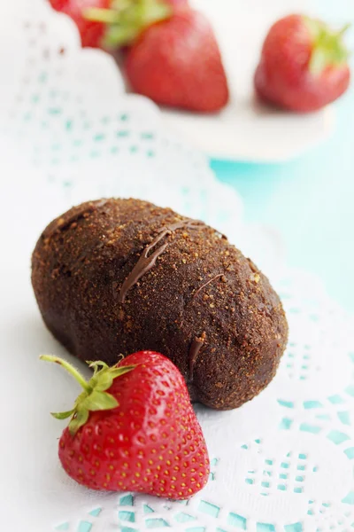 Bolo de batata com morangos — Fotografia de Stock