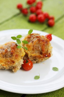 güveç bir plaka üzerinde