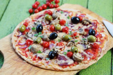 İtalyan pizzası. 
