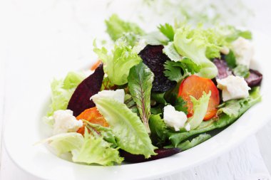 Kızarmış pancar salatası
