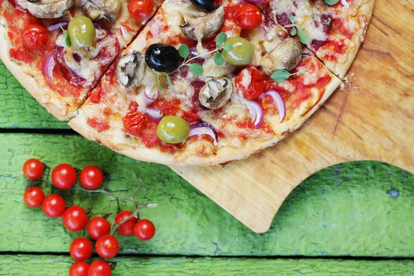 Pizza with sausage, mushrooms — Stock Photo, Image