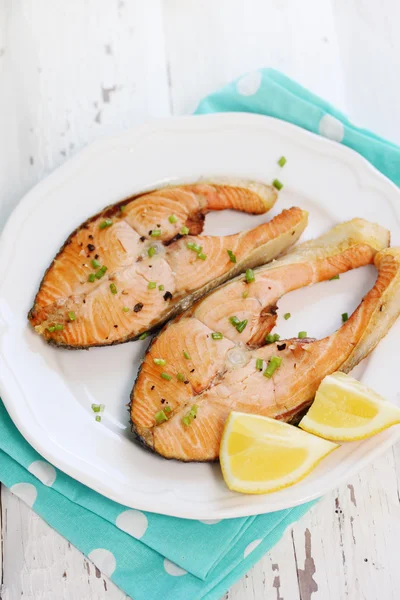 Pescado rojo con especias —  Fotos de Stock