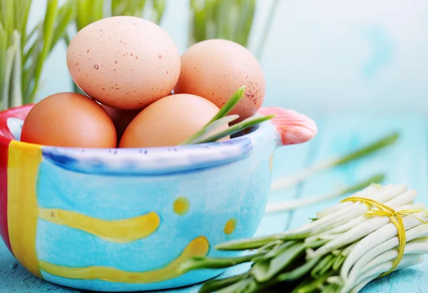 Eierlikör und gekochte Eier — Stockfoto