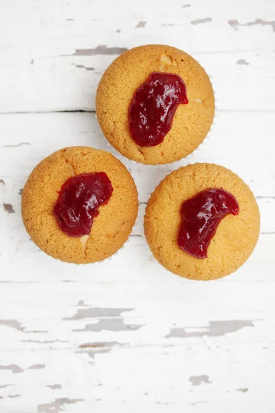Muffin con confettura di mirtilli rossi, vista dall'alto — Foto Stock
