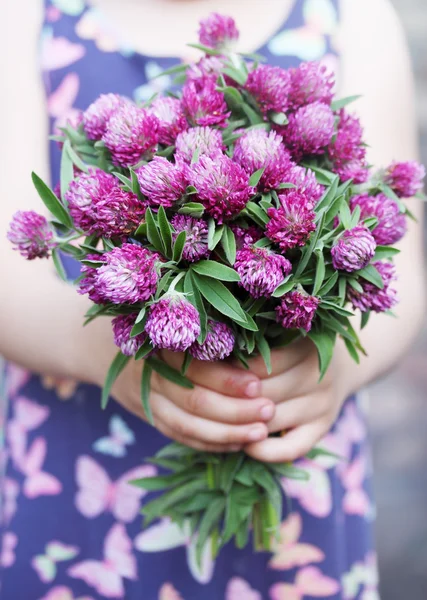 Bouquet in mano — Foto Stock