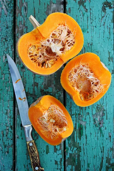 Zucca con coltello, vista dall'alto — Foto Stock