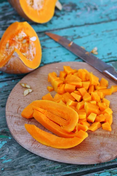 Raw sliced pumpkin — Stock Photo, Image