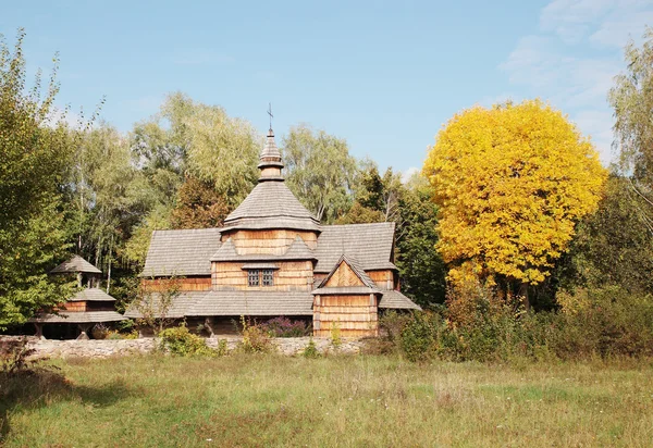 Régi, fából készült templom — Stock Fotó