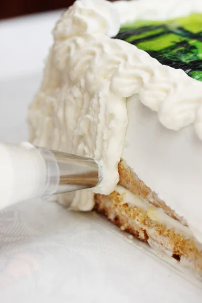 Decoration of whipped cream — Stock Photo, Image