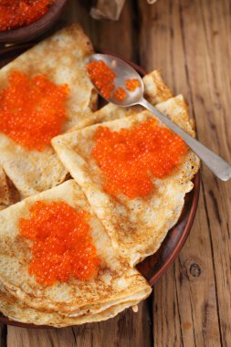 Kırmızı havyar evde ile Pancakes