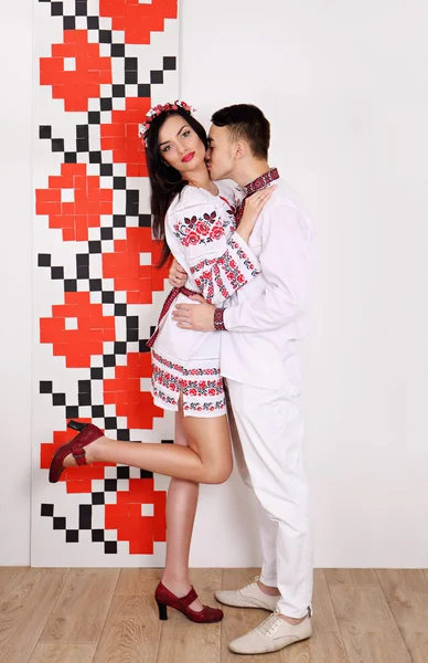 Belo casal ucraniano — Fotografia de Stock
