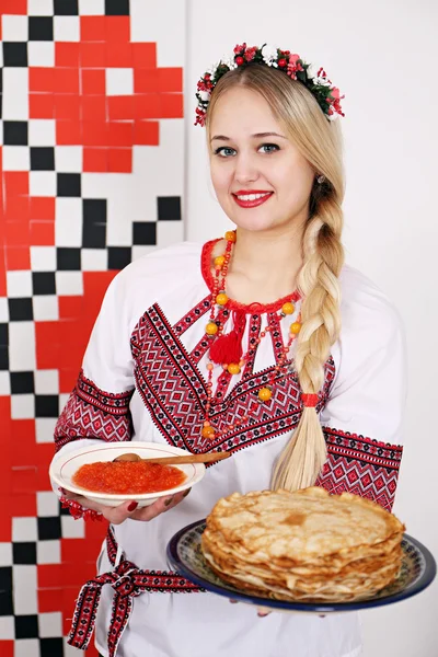 Panquecas e caviar vermelho — Fotografia de Stock