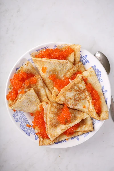 Panquecas com caviar em casa — Fotografia de Stock