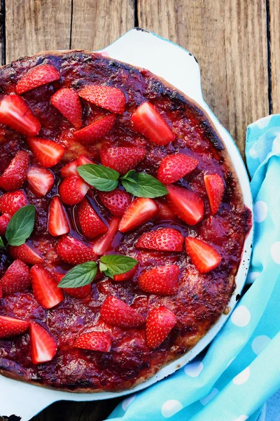 Tårta med jordgubbssylt, ovanifrån — Stockfoto