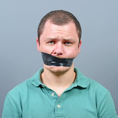 Ağzını kasedi ile kaçırılan adam