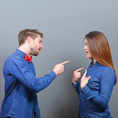 Onu - serisi mücadele çift suçluyor