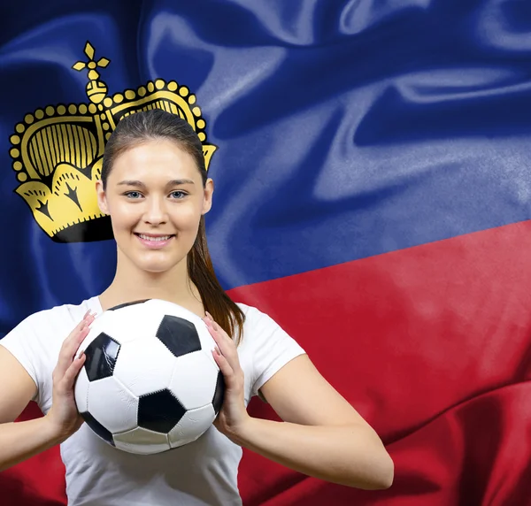 Hrdá žena fotbalový fanoušek z Lichtenštejna — Stock fotografie
