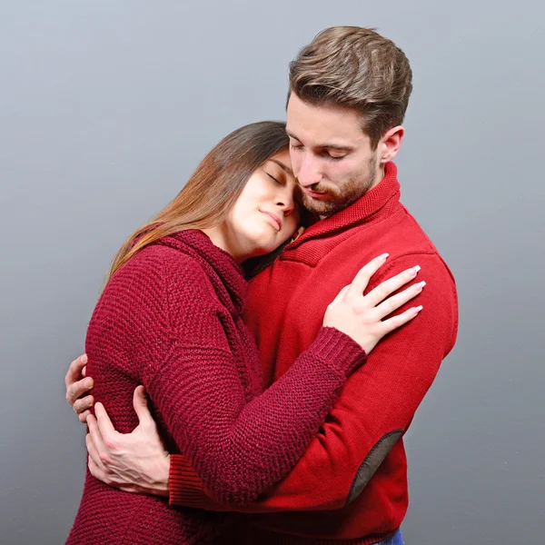 Two young people sharing roamance and hugging — Stock Photo, Image