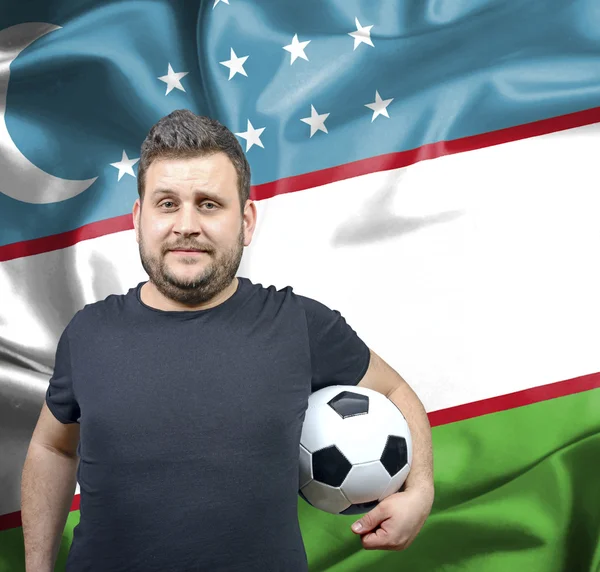 ウズベキスタンの誇りに思ってサッカーファン — ストック写真