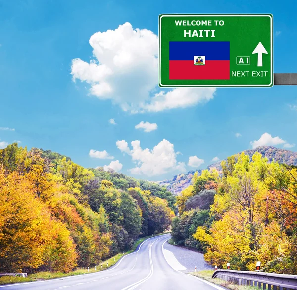 Znak drogowy Haiti przeciwko jasne, Błękitne niebo — Zdjęcie stockowe